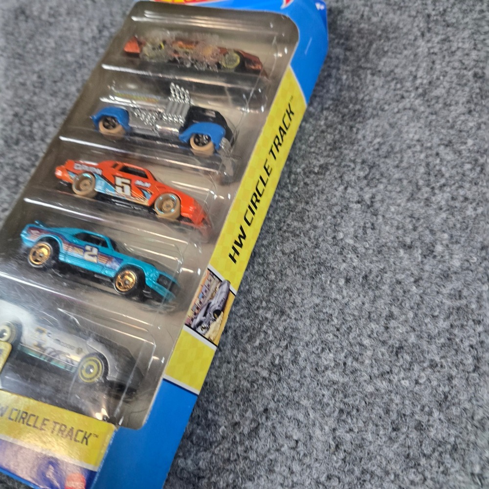 Hot Wheels HW Circle Track 5 Car Gift Pack 70 Mustang Camaro Fast Gassin Maximum - Picture 2 of 7